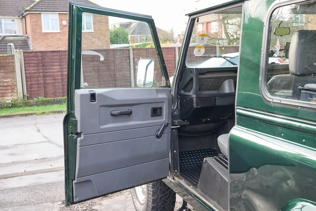 2000 Land Rover Defender 90 - Image 19 of 30