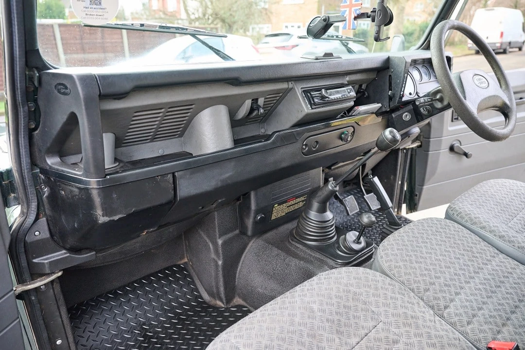 2000 Land Rover Defender 90 - Image 24 of 30