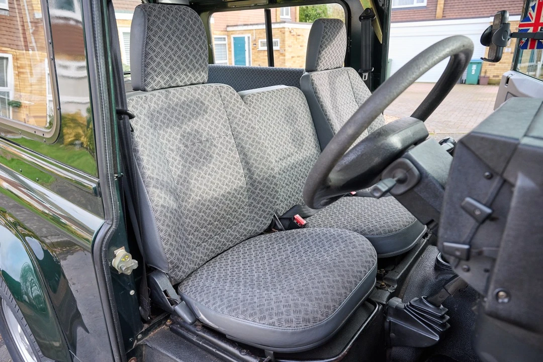 2000 Land Rover Defender 90 - Image 17 of 30