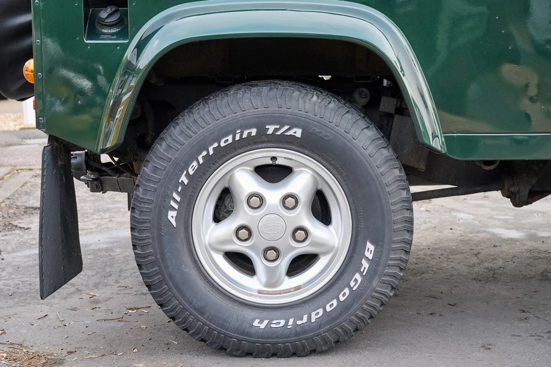 2000 Land Rover Defender 90 - Image 14 of 30