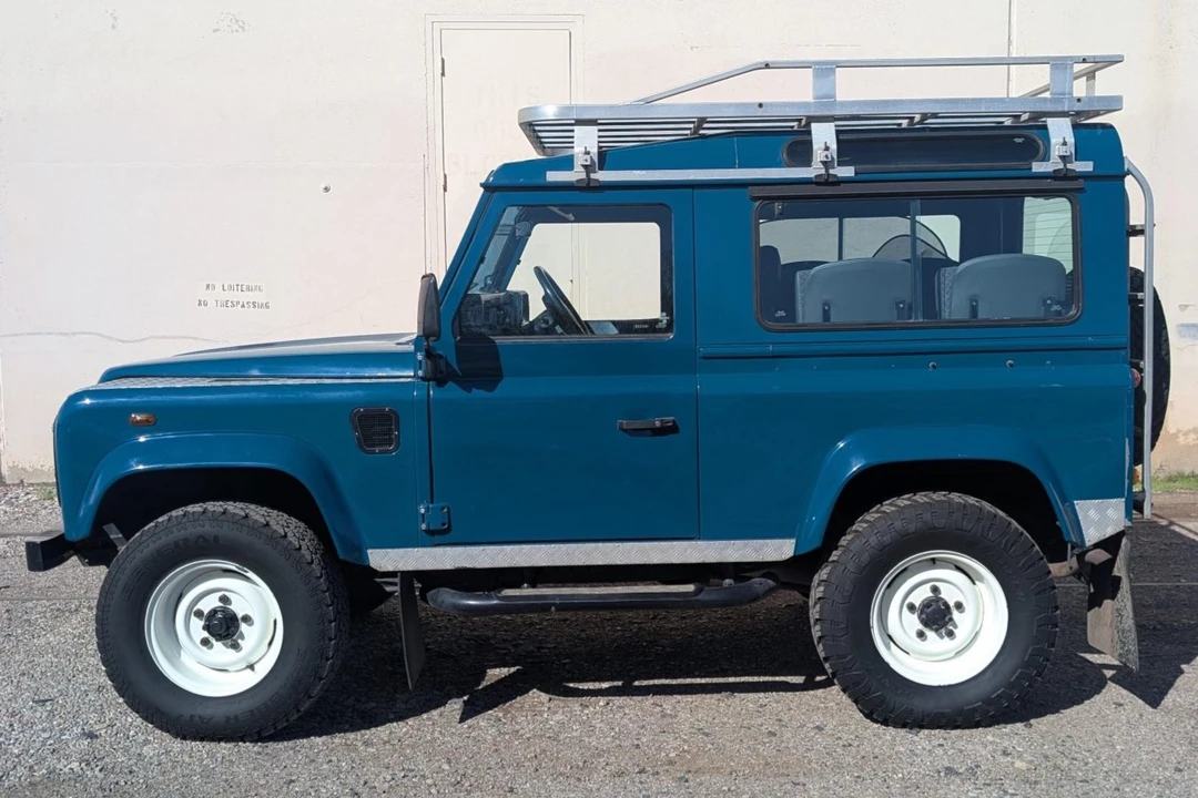 2000 Land Rover Defender 90 - Image 3 of 9
