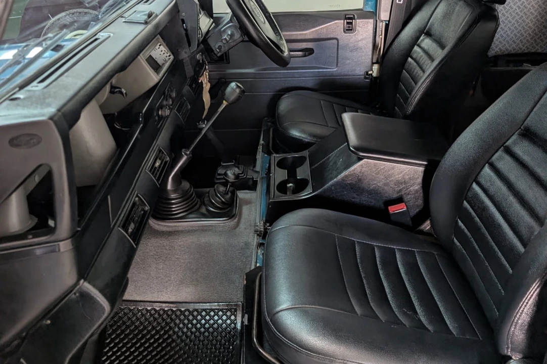 2000 Land Rover Defender 90 - Image 4 of 9