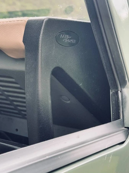 2000 Land Rover Defender 90 - Image 19 of 21