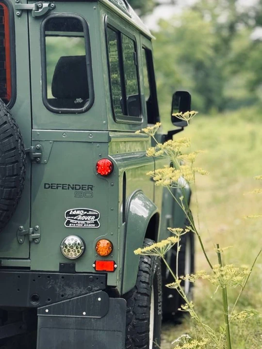 2000 Land Rover Defender 90 - Image 8 of 21