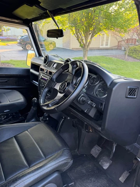 2000 Land Rover Defender 90 - Image 6 of 11