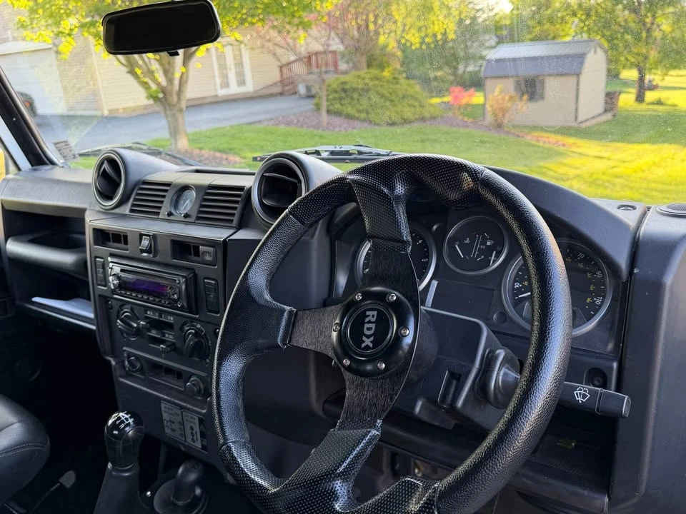 2000 Land Rover Defender 90 - Image 10 of 11
