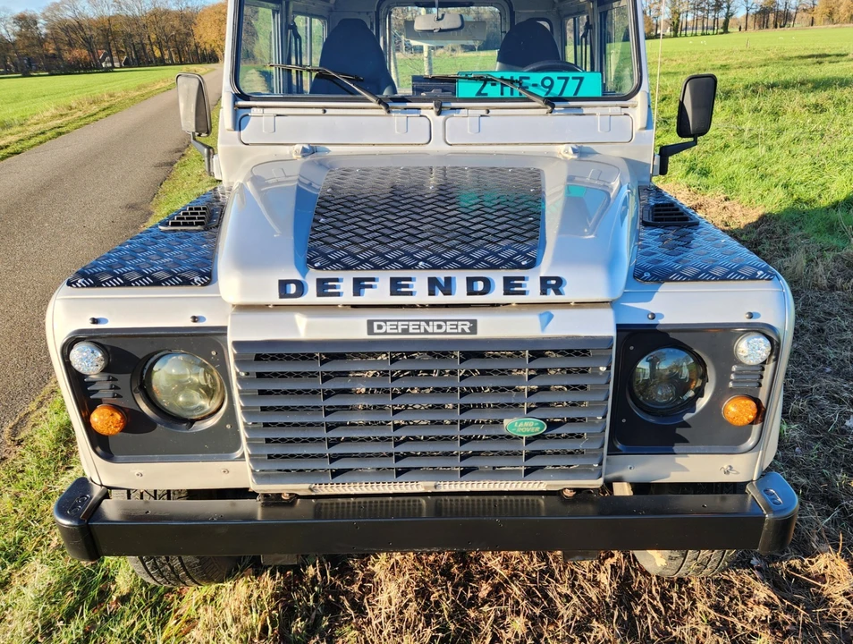 2000 Land Rover Defender 90 - Image 7 of 21