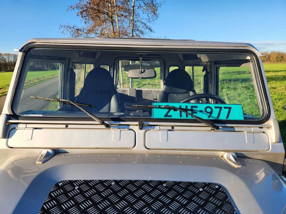 2000 Land Rover Defender 90 - Image 9 of 21