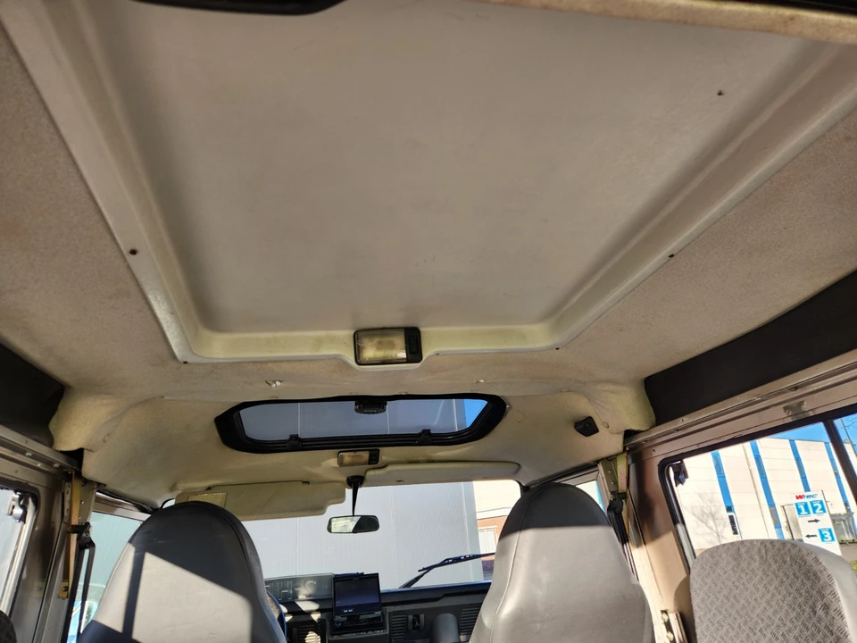 2000 Land Rover Defender 90 - Image 18 of 21