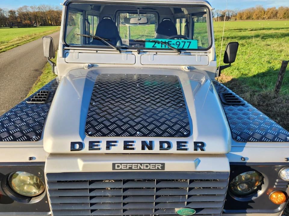 2000 Land Rover Defender 90 - Image 8 of 21
