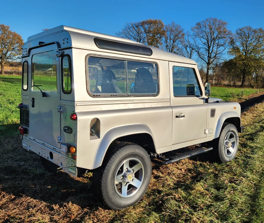 2000 Land Rover Defender 90 - Image 3 of 21