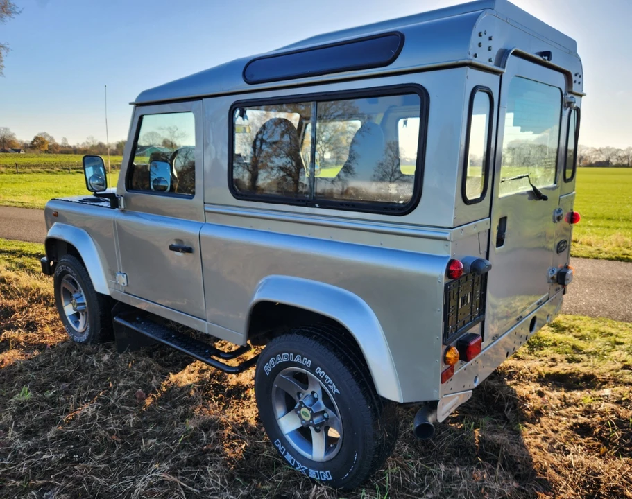 2000 Land Rover Defender 90 - Image 5 of 21