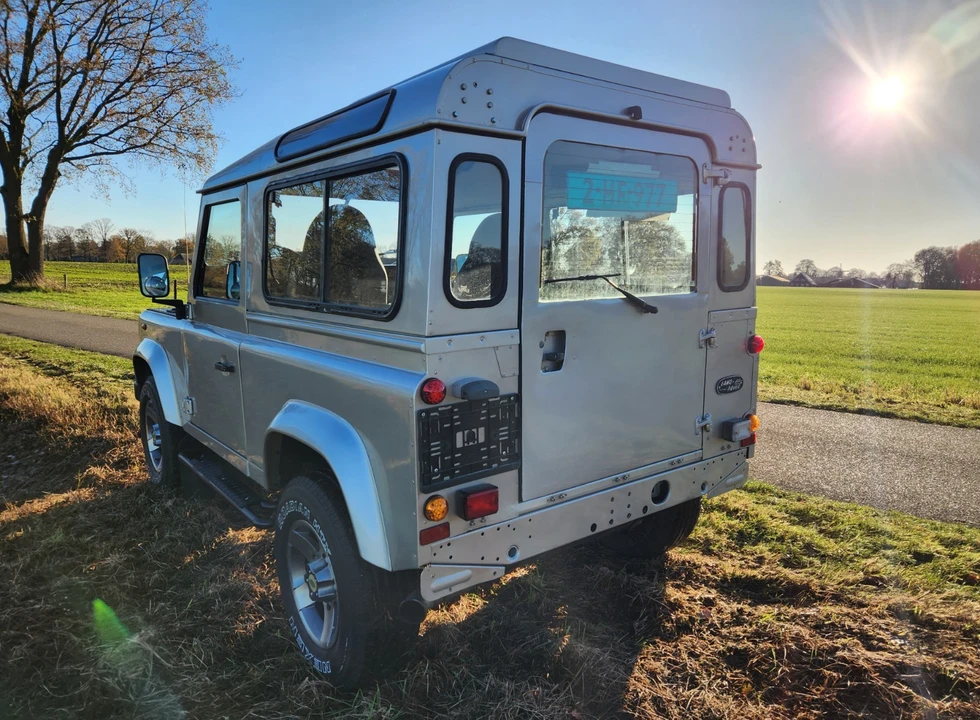 2000 Land Rover Defender 90 - Image 4 of 21