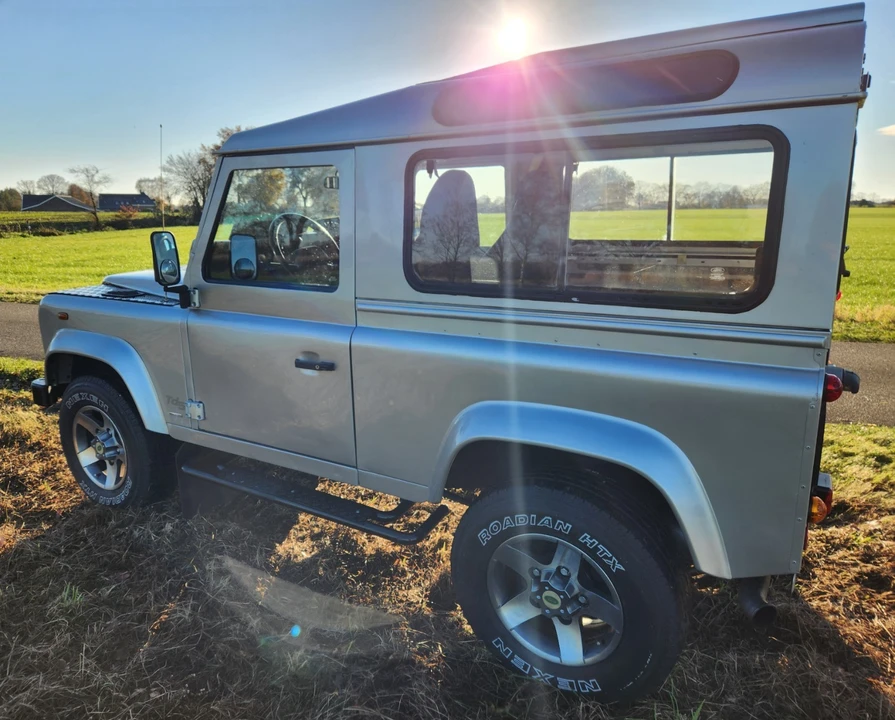 2000 Land Rover Defender 90 - Image 6 of 21