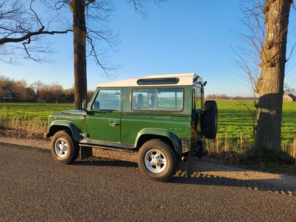 2000 Land Rover Defender 90 - Image 7 of 21