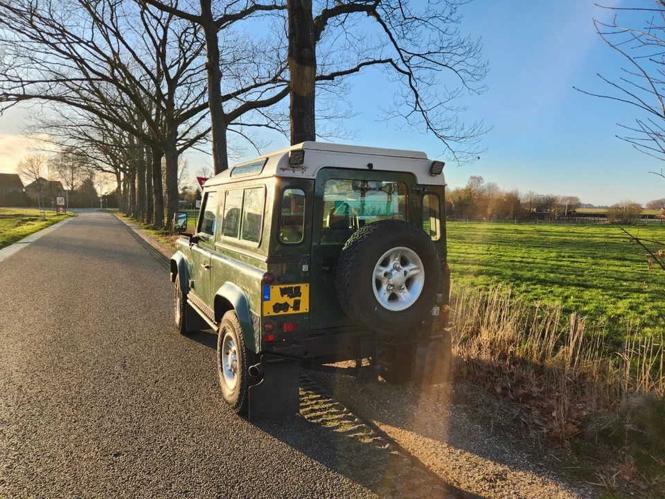 2000 Land Rover Defender 90 - Image 8 of 21