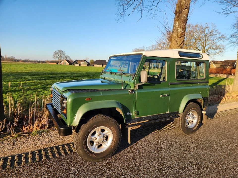 2000 Land Rover Defender 90 - Image 5 of 21