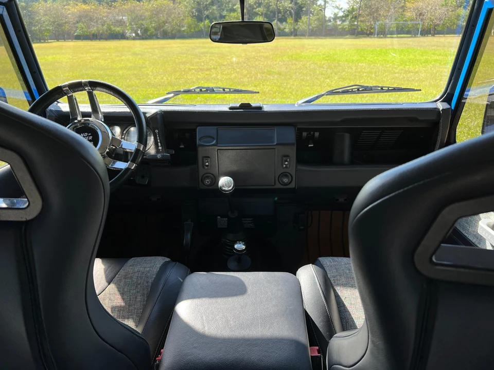 2000 Land Rover Defender 90 - Image 7 of 21