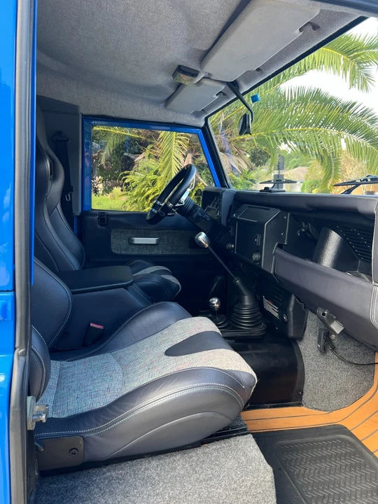 2000 Land Rover Defender 90 - Image 11 of 21