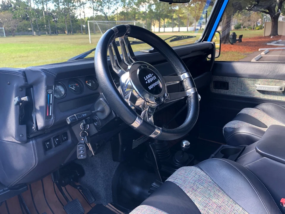 2000 Land Rover Defender 90 - Image 8 of 21