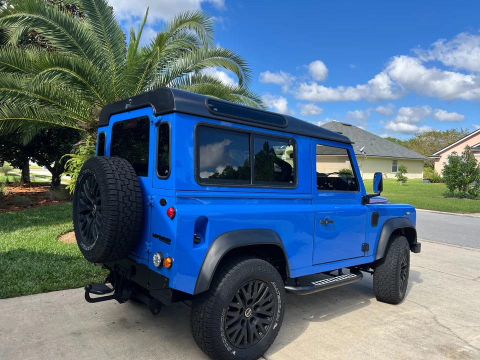 2000 Land Rover Defender 90 - Image 5 of 21