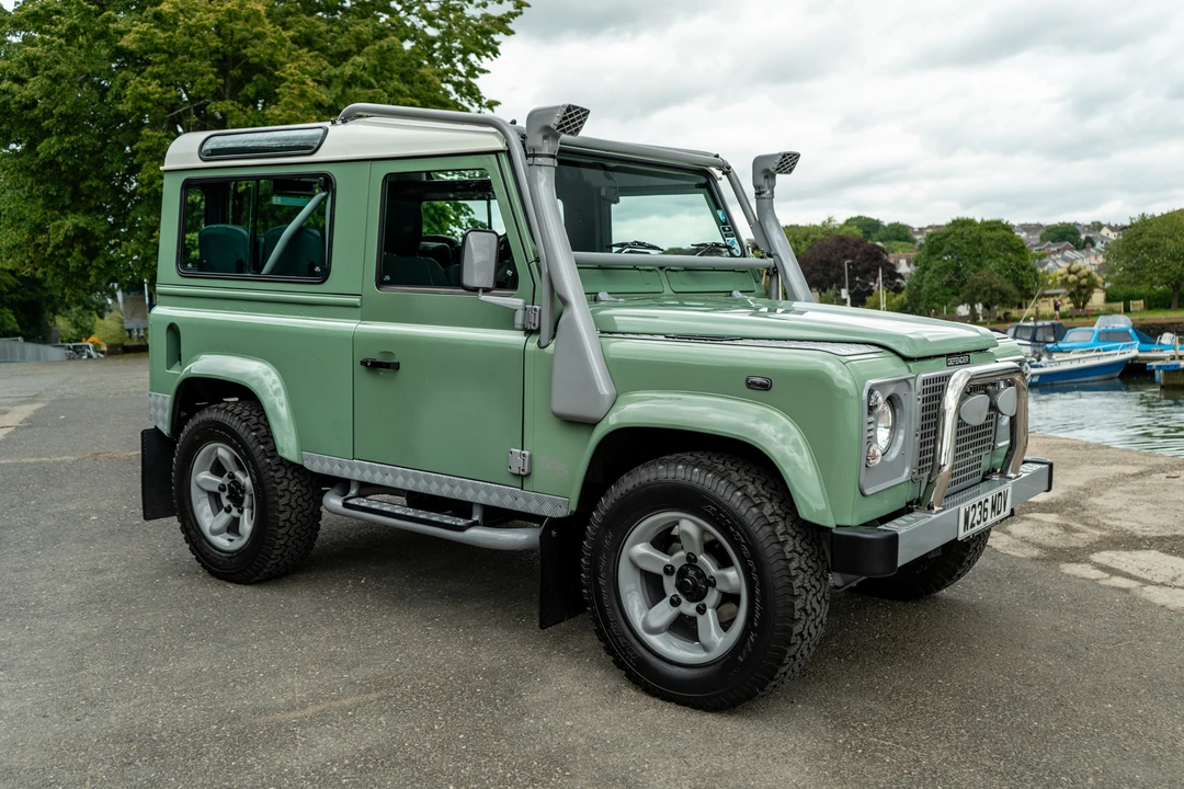 2000 Land Rover Defender 90 - Image 9 of 31