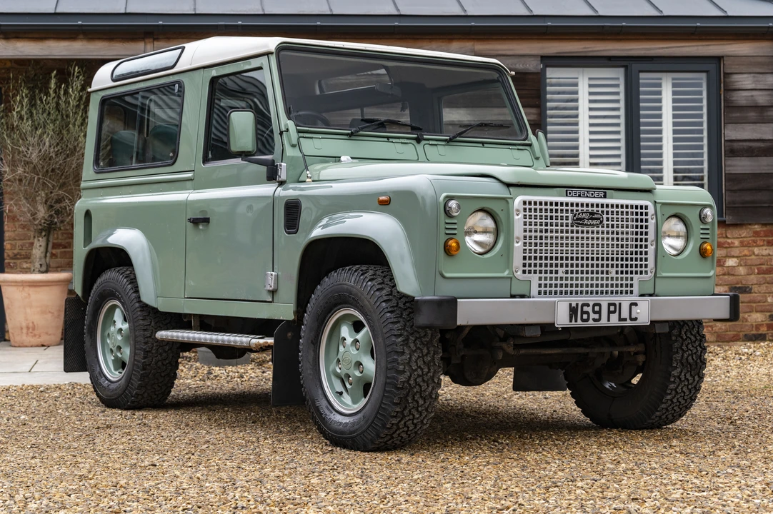 2000 Land Rover Defender 90 - Image 9 of 31