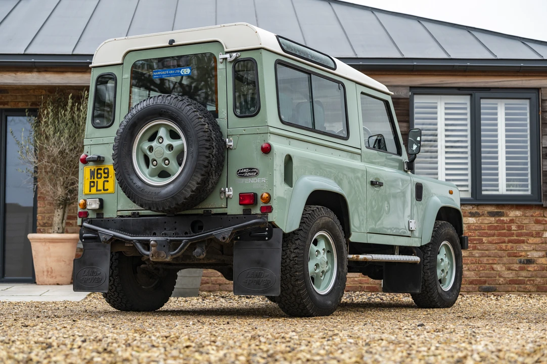 2000 Land Rover Defender 90 - Image 8 of 31