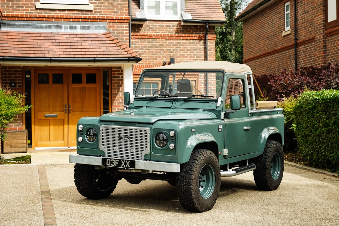 2000 Land Rover Defender 90 - Image 3 of 31