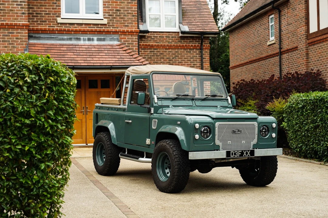 2000 Land Rover Defender 90 - Image 9 of 31