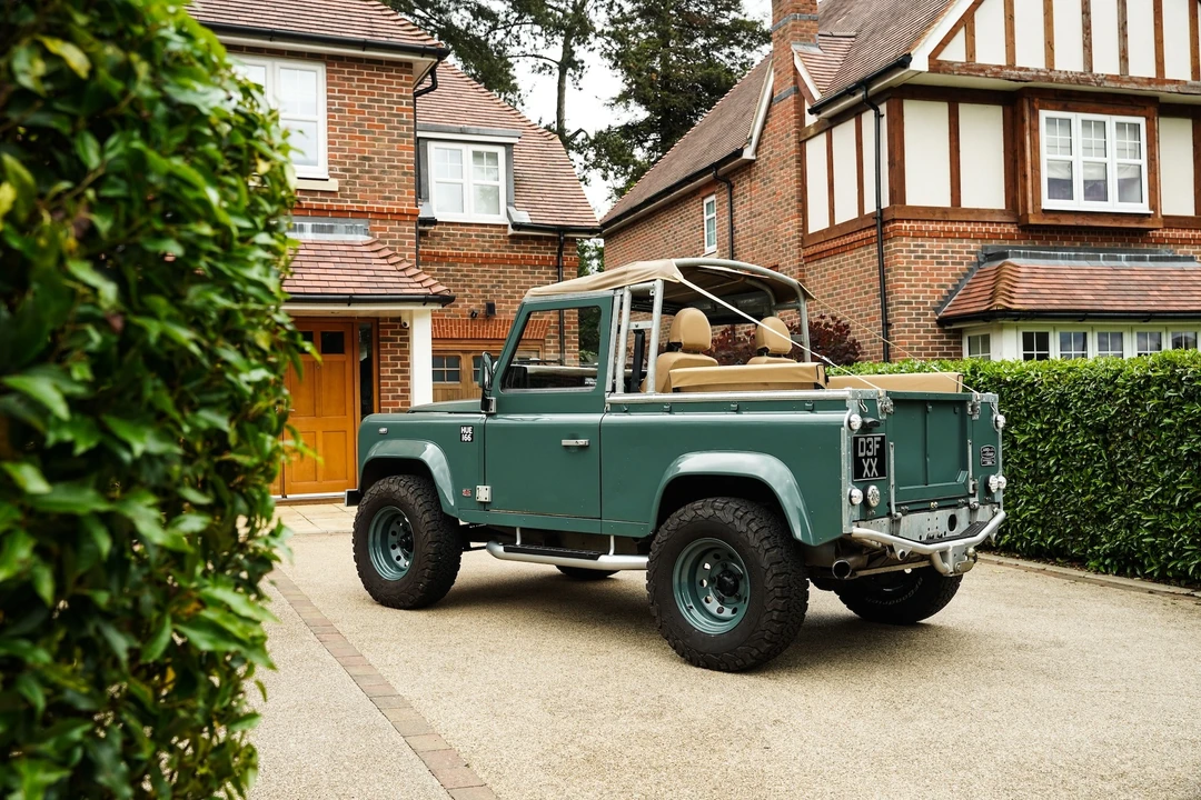 2000 Land Rover Defender 90 - Image 5 of 31