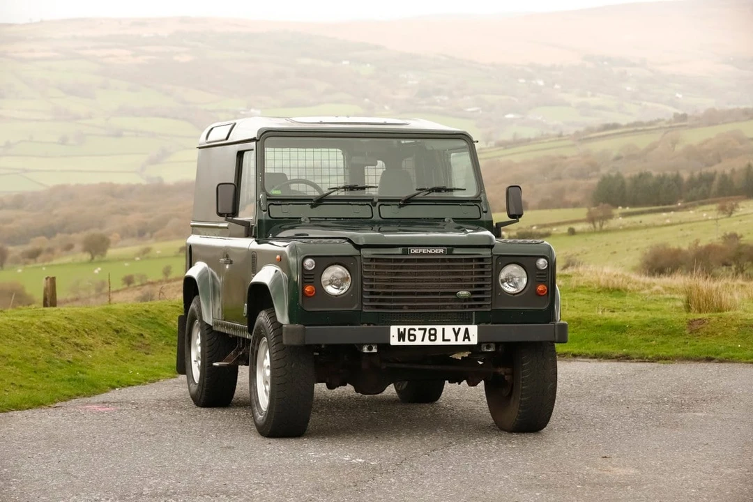 2000 Land Rover Defender 90 - Image 11 of 30