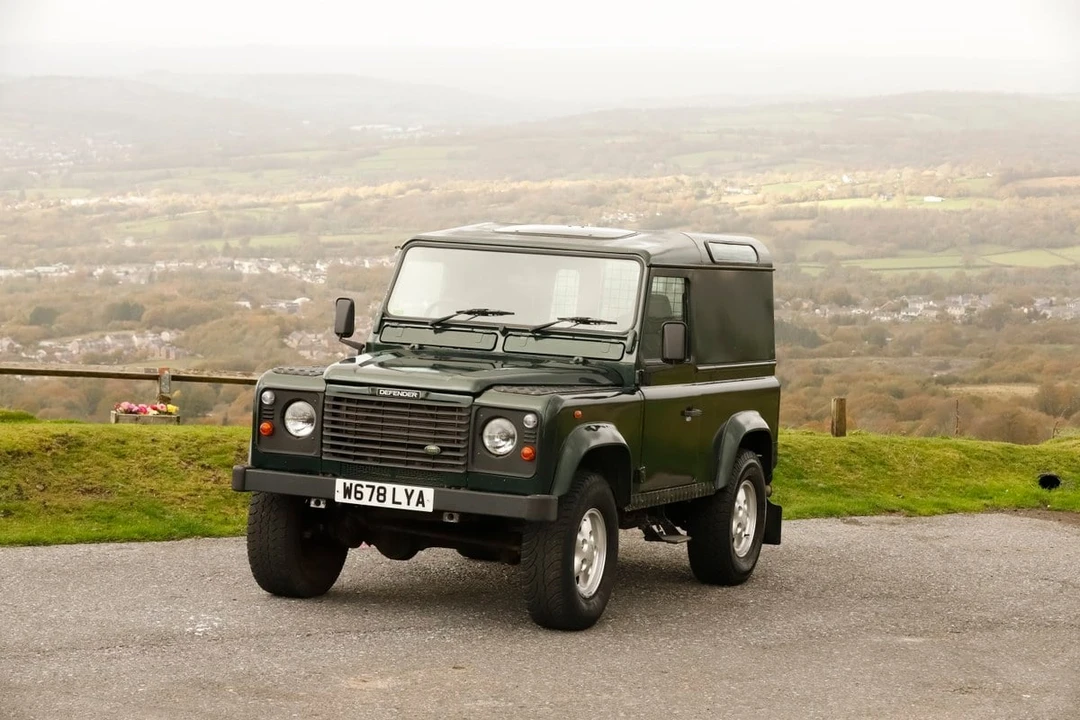 2000 Land Rover Defender 90 - Image 17 of 30