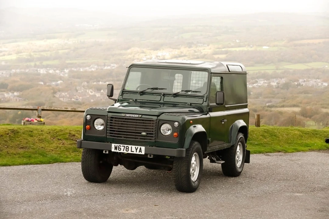 2000 Land Rover Defender 90 - Image 13 of 30