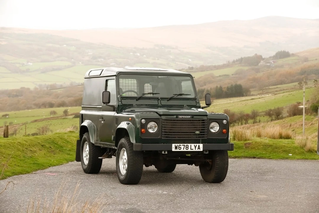 2000 Land Rover Defender 90 - Image 10 of 30