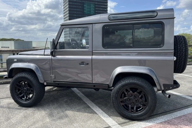 2000 Land Rover Defender 90 - Image 3 of 7
