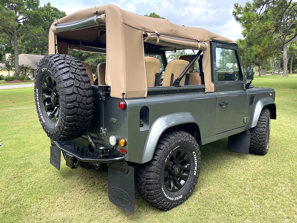 2000 Land Rover Defender 90 - Image 6 of 31