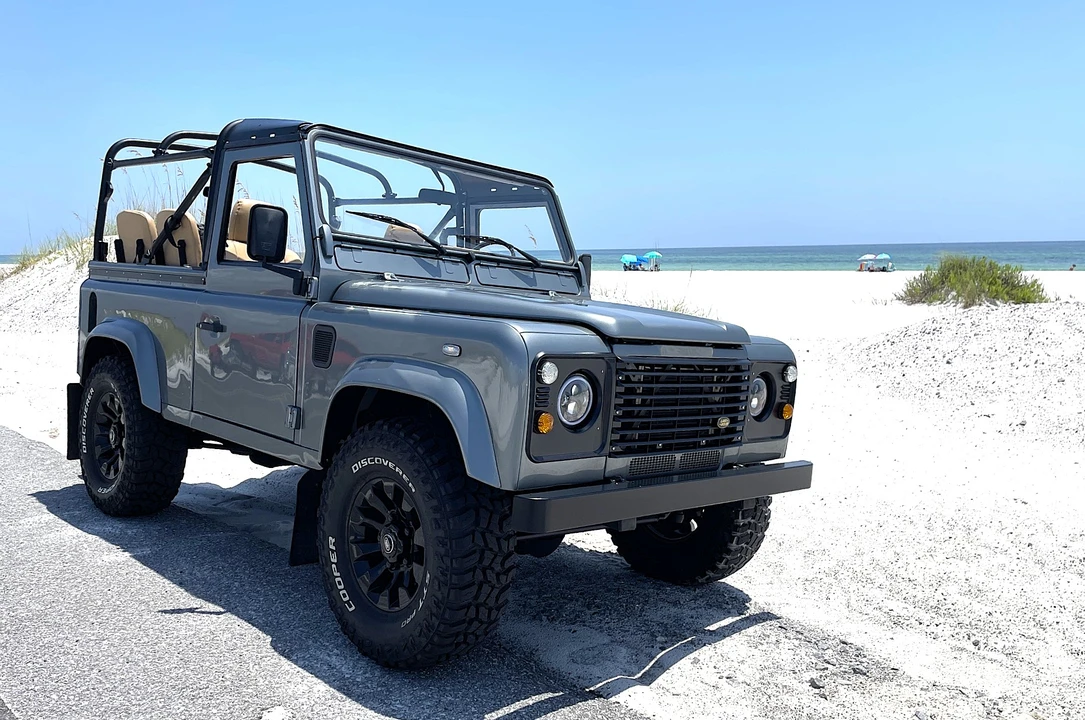 2000 Land Rover Defender 90 - Image 17 of 31