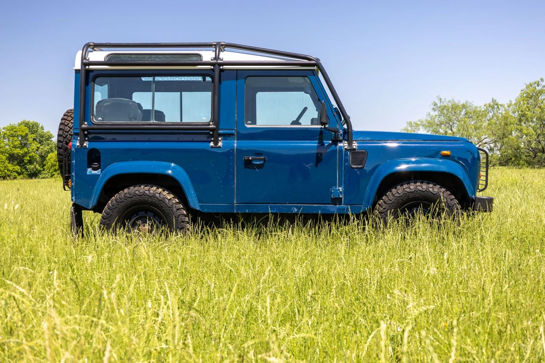 2000 Land Rover Defender 90 - Image 7 of 31