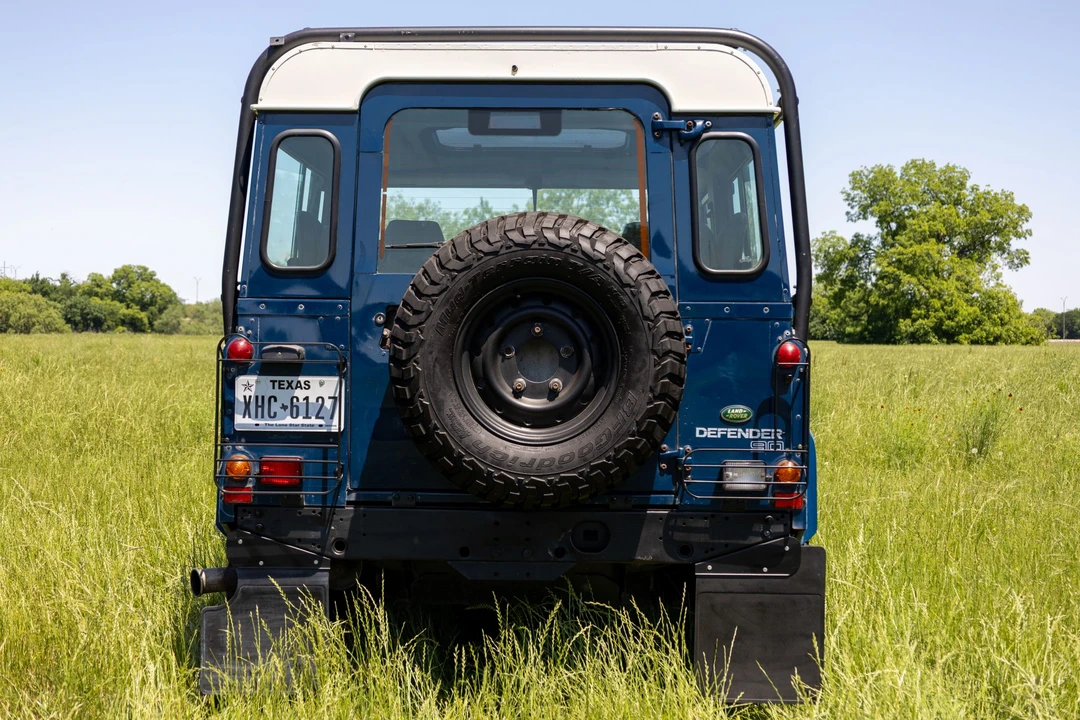 2000 Land Rover Defender 90 - Image 9 of 31