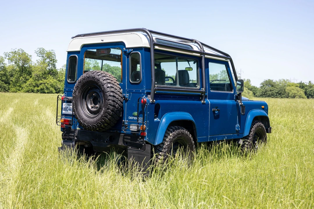 2000 Land Rover Defender 90 - Image 8 of 31