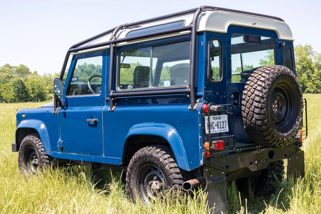 2000 Land Rover Defender 90 - Image 10 of 31
