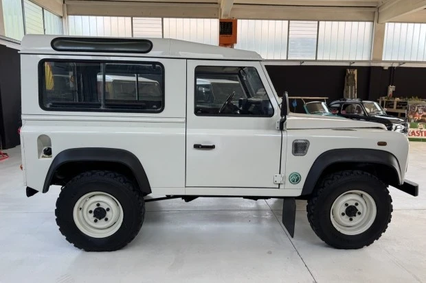 2000 Land Rover Defender 90 - Image 3 of 7