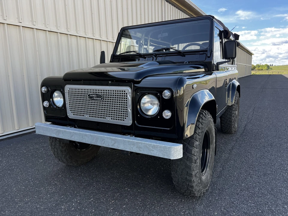 2000 Land Rover Defender 90 - Image 9 of 31
