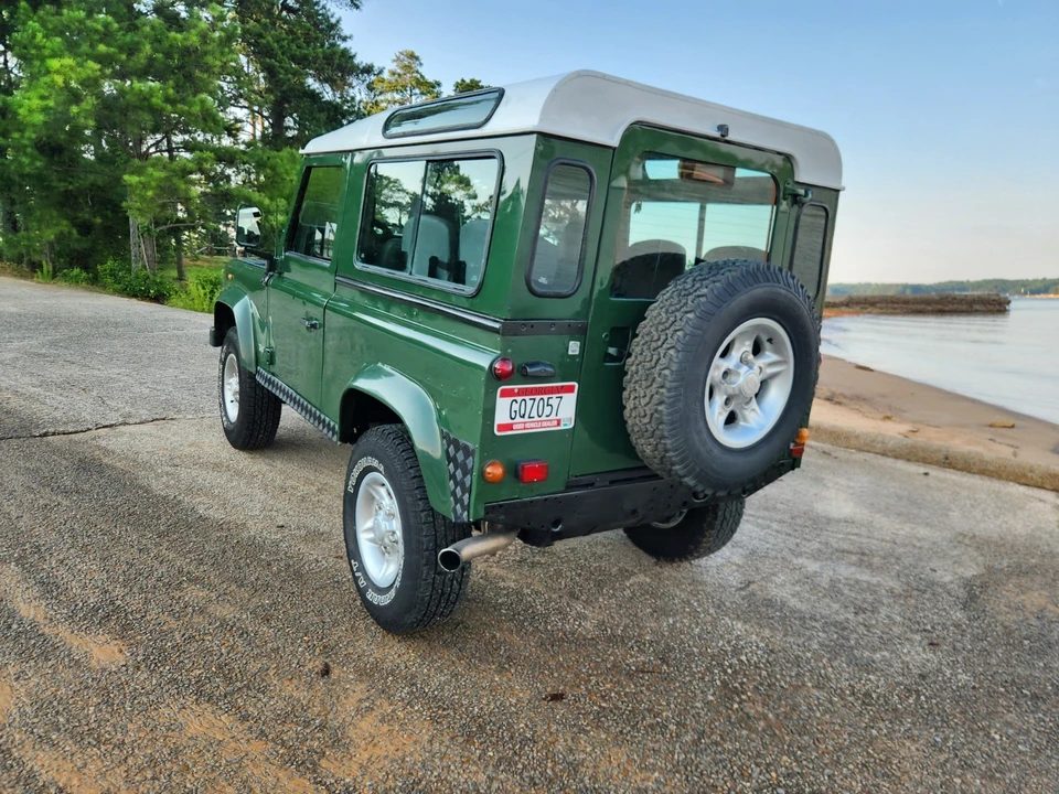 2000 Land Rover Defender - Image 9 of 31