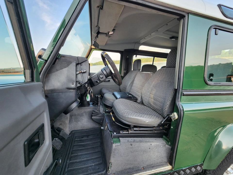 2000 Land Rover Defender - Image 26 of 31