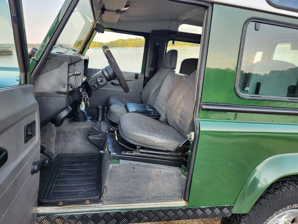 2000 Land Rover Defender - Image 25 of 31
