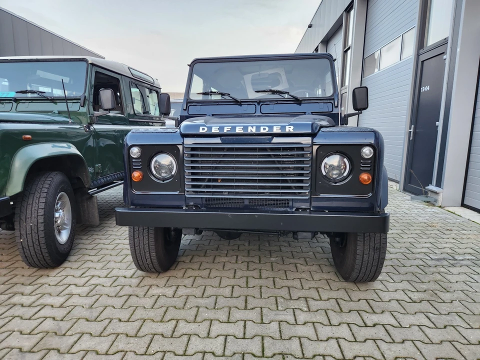 2000 Land Rover Defender 90 - Image 3 of 31