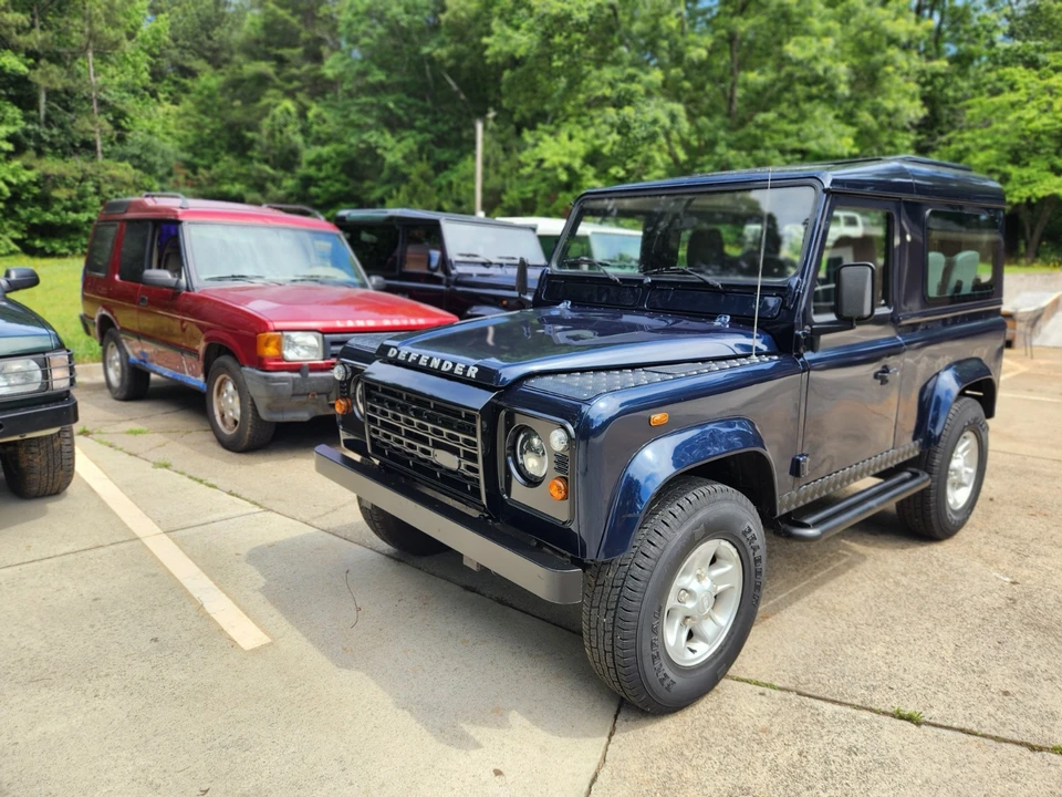 2000 Land Rover Defender 90 - Image 2 of 31
