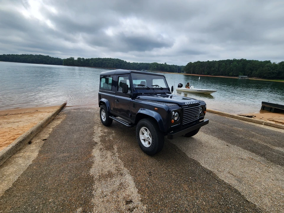 2000 Land Rover Defender 90 - Image 2 of 31